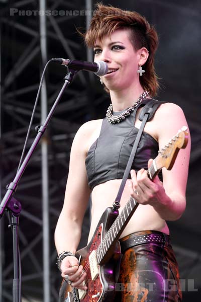 MADEMOISELLE K - 2014-07-19 - PARIS - Parvis de l'Hotel de Ville - 